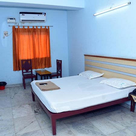 Hotel Aditya Pondicherry Exterior photo