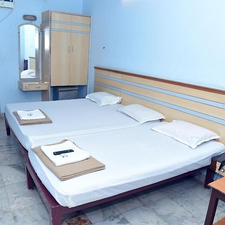 Hotel Aditya Pondicherry Exterior photo