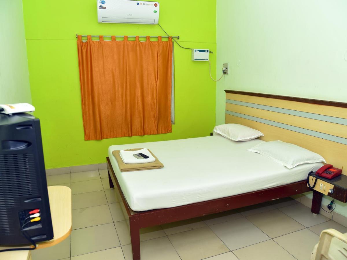 Hotel Aditya Pondicherry Exterior photo