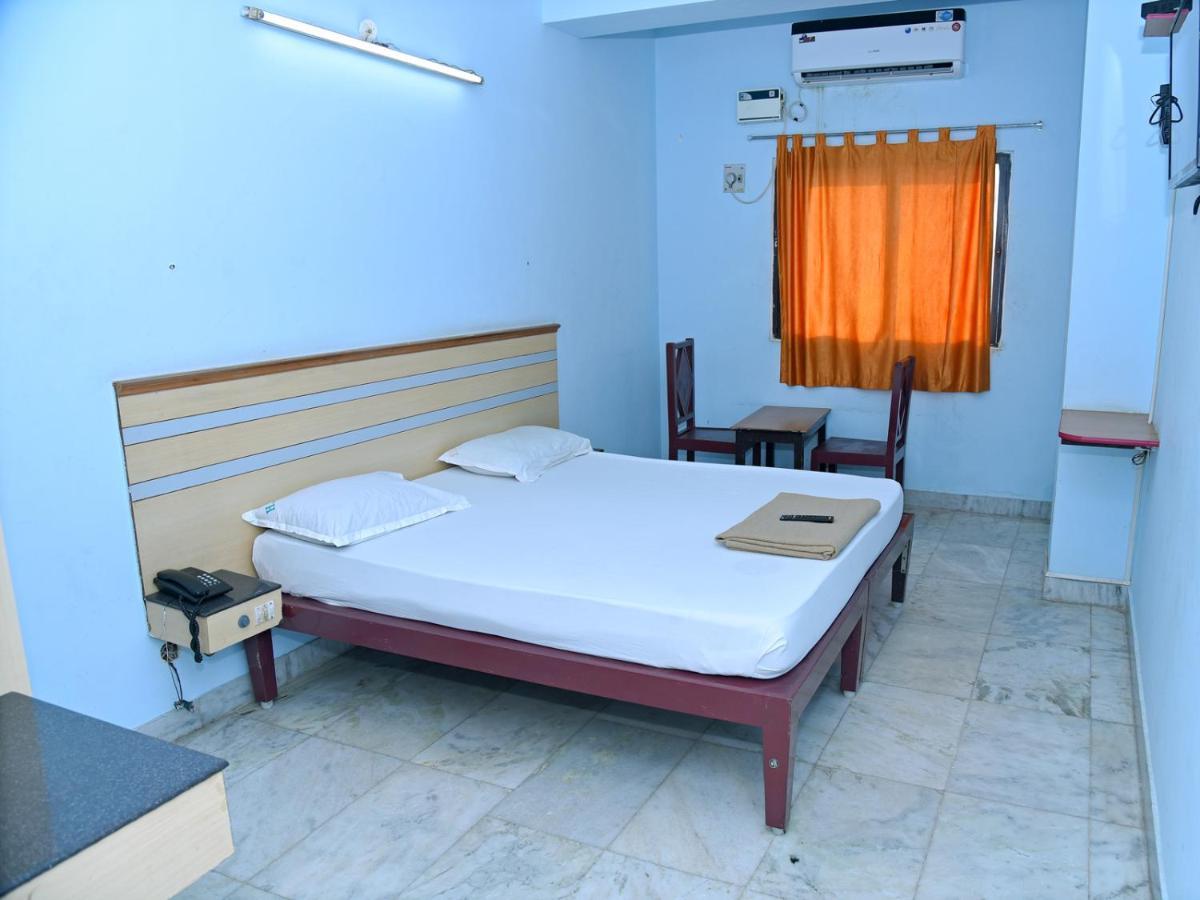 Hotel Aditya Pondicherry Exterior photo