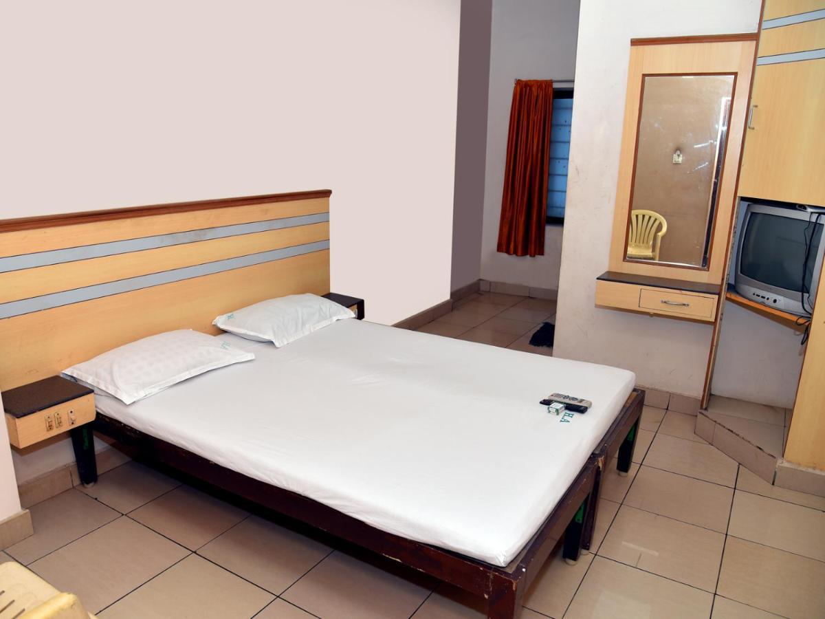 Hotel Aditya Pondicherry Exterior photo