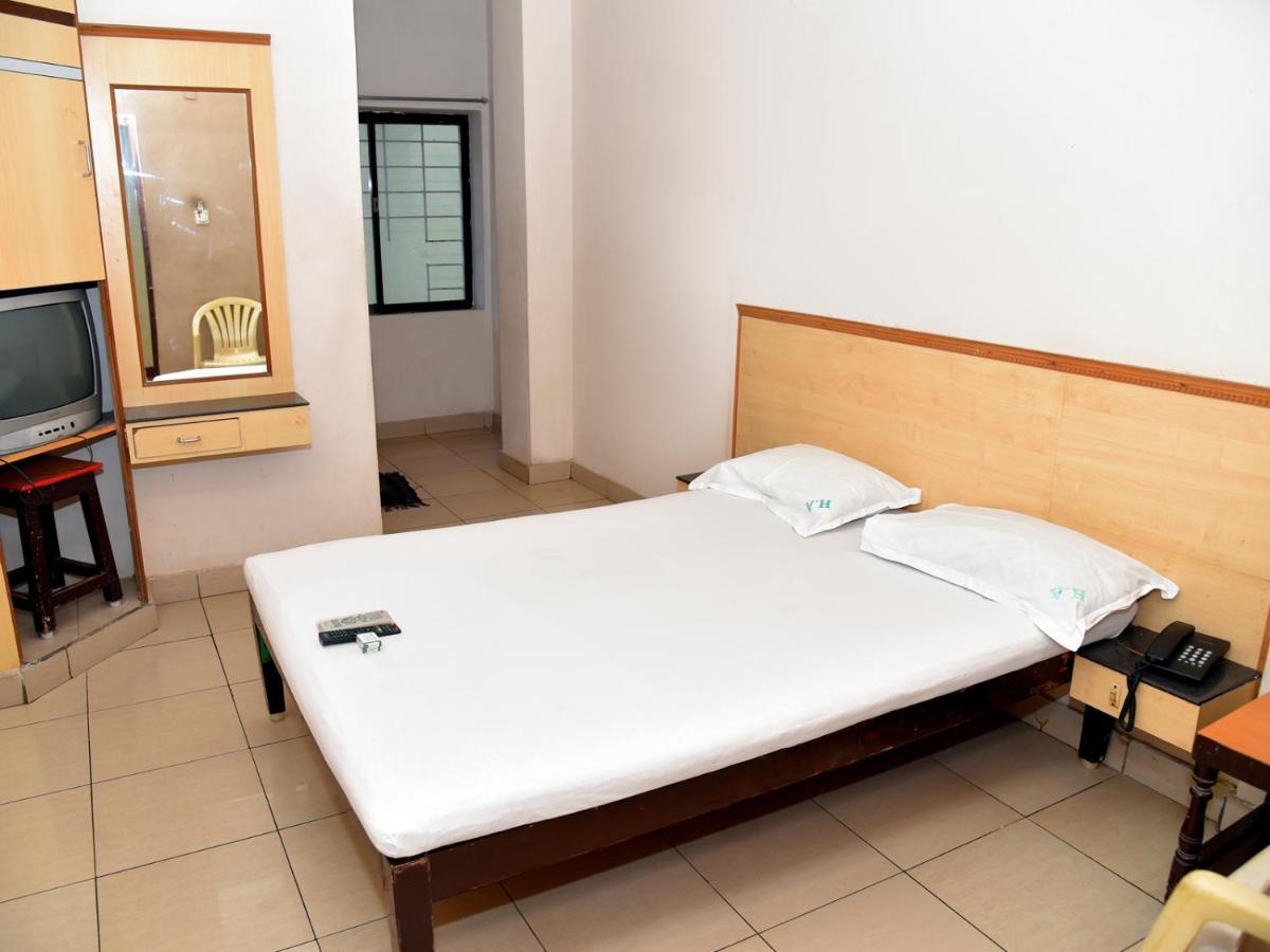 Hotel Aditya Pondicherry Exterior photo
